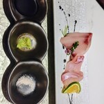 炭和食かなうS - ・お造り：本日の旬の割鮮 ~二種~
      　　　　　　石川県ブリ 長崎県ハタ