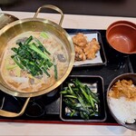 Yude Tarou Motsu Jirou - もつ鍋ラーメン、ご飯小、鬼ニラ、唐揚げ3個