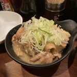 四文屋 - モツ煮込み＠390円