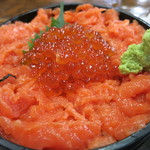 まるよ - トロサーモンとイクラ丼（鮭の親子丼）