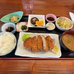 Nakayoshi Koyoshi - ローストンカツ定食1680円