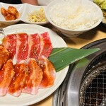 焼肉 肉の街 - 