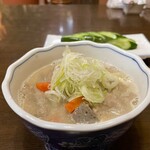 信長 - モツ煮。胃袋に染みるうまさ