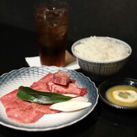 焼肉 喰心 - タン中 二種盛り合わせ