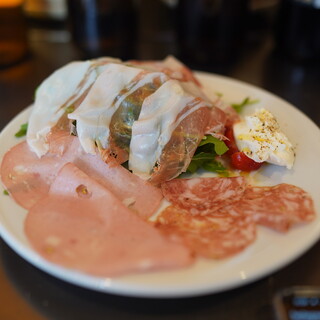 リボリータ エ サルメリア_1