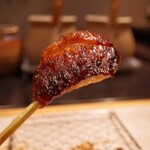焼き鳥 茂 東桜 - 手羽先
      イメージは北京ダック