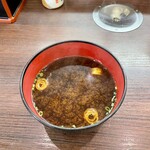 Mawaru Sushi Ichiba - 赤だし付き