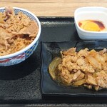 吉野家 - 牛丼並みと牛皿(*´ω｀*)