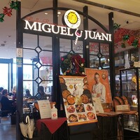 ミゲル フアニ 新宿タカシマヤ タイムズスクエア店 - ランチ時間も予約でいっぱい！予約ナシだったので少し待ちましたが、カウンターにギリ通してもらいました。
