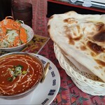 Shaku Thi - ランチAセット、874円(外税)。
      キーマエッグカレー辛口、ナン、アイスコーヒー。