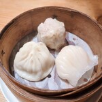 万葉軒 ワンタン麺&香港飲茶Dining - 熱々点心