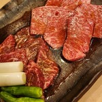 炭火焼 ゆうじ - ザブトン、イチボ肉