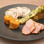 FARMERS CRAFT MARKET - エスニックを楽しむコース料理も提供中※内容は仕入れによって変わります