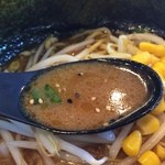 東京スタイルみそらーめん　ど・みそ - スープ