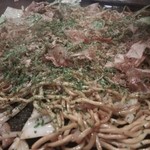 とんぼ亭 - 焼きそば。。にんにく風味(#^.^#)