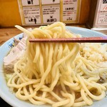 佐々木家 秋田本店 - 【家二郎＝中太多加水麺】