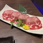 佐賀牛焼肉と馬肉 吉右衛門 - 