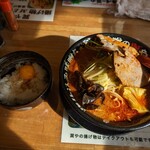 蔵仕込味噌らぁめん 味噌の巽や - 全体図。