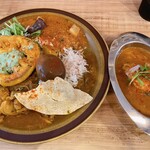 ムムムカリー - 本日の2種盛り、アッサム茶葉蛋(煮卵) 、れんこんのパコラ(インド天ぷら)、ブリのミーンコロンブ