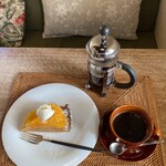 マテルガーデンカフェ - コーヒーとオレンジタルト