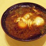 祇園寿司 - 赤だしを注文。実(み)はたまご、魚、貝から選べます。
      ボキは、たまご。