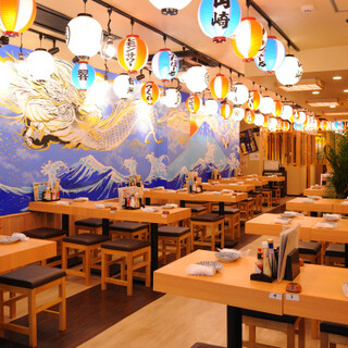 個室も備えた広々空間は団体様も大歓迎！