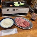 ビーフレストラン 肉のトヤマ - 牛たん、ライス中、ノンアルコールビール