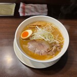 Hokkaido ramen satsuhoro - "特製味噌らーめん"950円♪