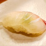 Tokumi zushi - ③真鯛【昆布〆、塩】
                        やや活かった身質から1日程度の寝かせでしょうか？