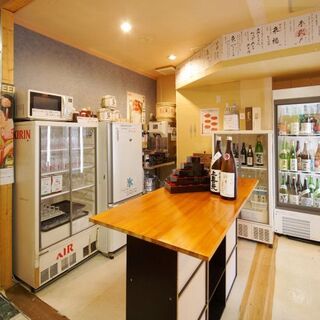 テーブル6名様×1
      値段を気にせず心ゆくまでこだわりの日本酒をお楽しみください。