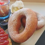 ポルチェリーノ - ドーナツ、ドーン！
