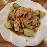 餃子の王様 龍吟 - ◯薄切り だゆで豚肉にんにく だれ