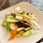 中国料理 竜苑 - 海老と野菜の塩味炒め