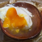 どボら - 落とし卵を割るとこんな感じ