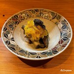Homura - 蝦夷鮑と鮑の肝､柳蛸､菊花にとんぶりの柑橘ジュレ掛け
