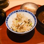 Shino Hara - 白魚とごぼうかき揚げ、ゆり根、アスパラガスの炊き込みご飯