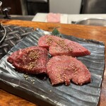 炭火焼ホルモン ぐう - 