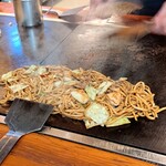 ぼてふく - 完成した「ミックス焼きそば(大盛)」。