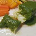 キッチン ブルー グローブ - 真ん中に大きな骨がありました