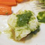 キッチン ブルー グローブ - アブラカレイに、春菊とフレンチマスタードのソース