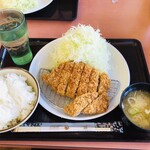 Tonkatsu Sakai Seinikuten Yonoten - ♪ロースかつ＆ヒレかつ定食¥1000
                        キャベツと白飯　大盛り