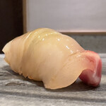 Kyoubashi Sushi Hisada - 真鯛、肉厚