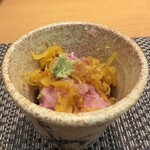 京橋 寿司 ひさ田 - トロたくの小丼   たくわんの食感絶妙!!ネギトロも絶品でワサビが引き立ててます