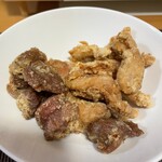 鶏屋 山崎 - 砂ずり、軟骨、塩唐揚げ〜！お腹ペコペコで美味しかったです！