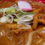 トージツフーズ - カレーうどん大盛りのアップ