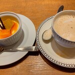 Resutoran Kafe Ritoru Monsuta - プリンとカフェラテ