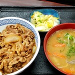 Yoshinoya - 牛丼(並盛) 468円、お新香みそ汁セット 195円、とん汁に変更 132円