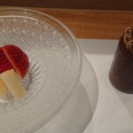 鮨と一品　いちかわ - ようじでいただきます