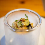Nachuraru Sensu Inose - 2023.7 和の香る熟成真鯛のスモーク 朝採れの田村さんの水茄子