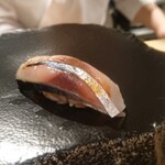 鮨と一品　いちかわ - しめさば